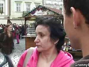 Miúda Asiática gira  ...