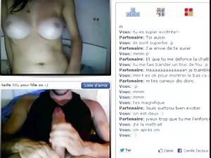 Um jovem casal os me ...